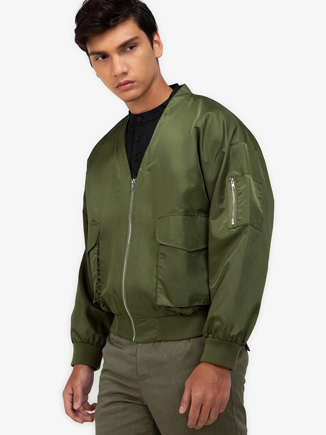 

ZALORA BASICS Men Green Lightweight Bomber Jacket