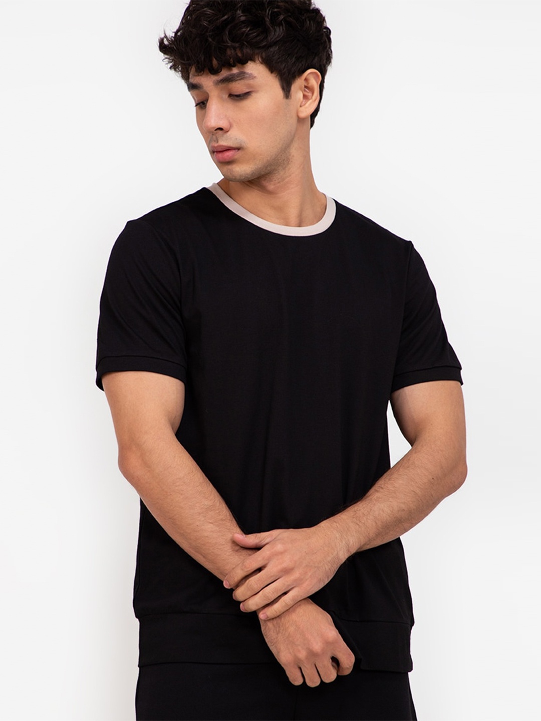 

ZALORA BASICS Men Black Round Neck Cotton T-Shirt