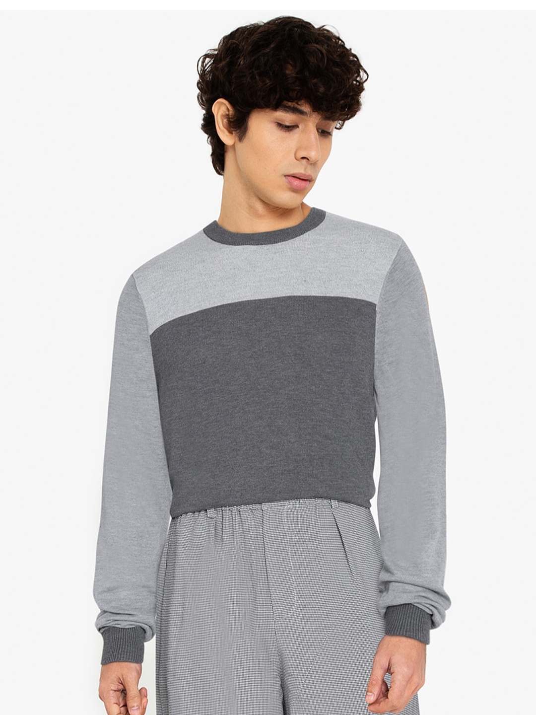 

ZALORA BASICS Men Grey Round Neck Jumper