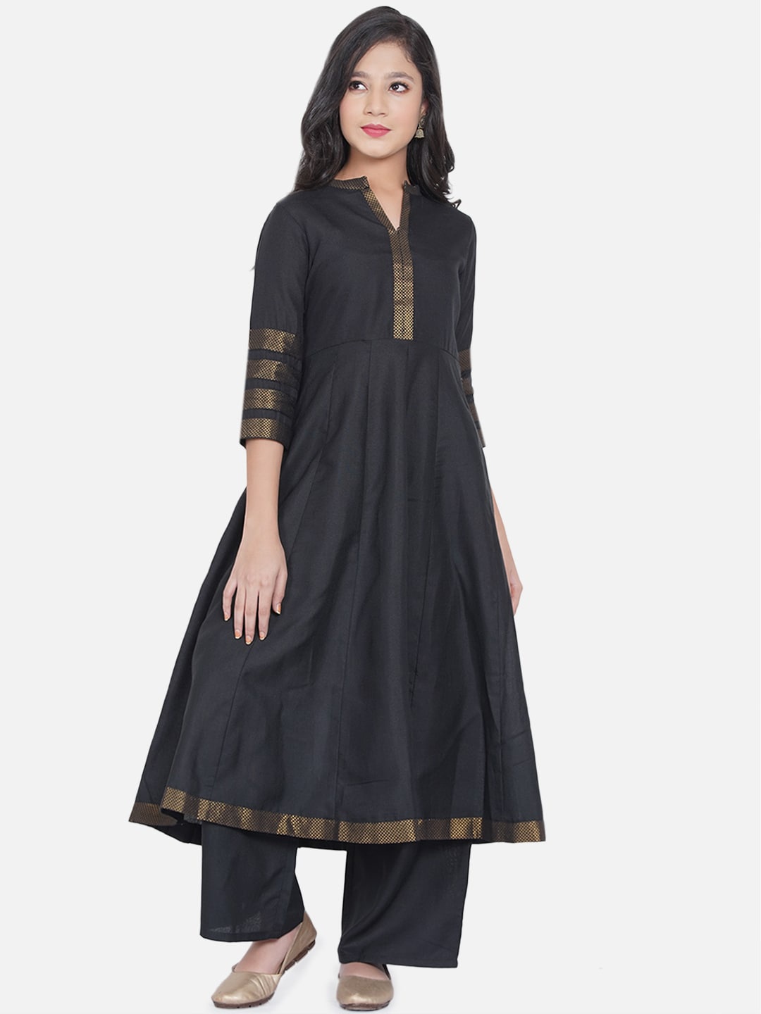 

Bitiya by Bhama Girls Black Pleated Anarkali Kurta & Palazzos Set