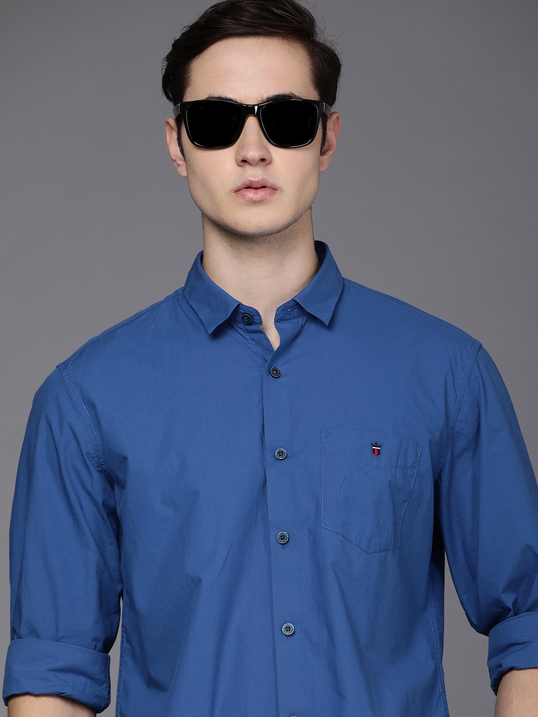 

Louis Philippe Sport Men Blue Slim Fit Solid Pure Cotton Casual Shirt