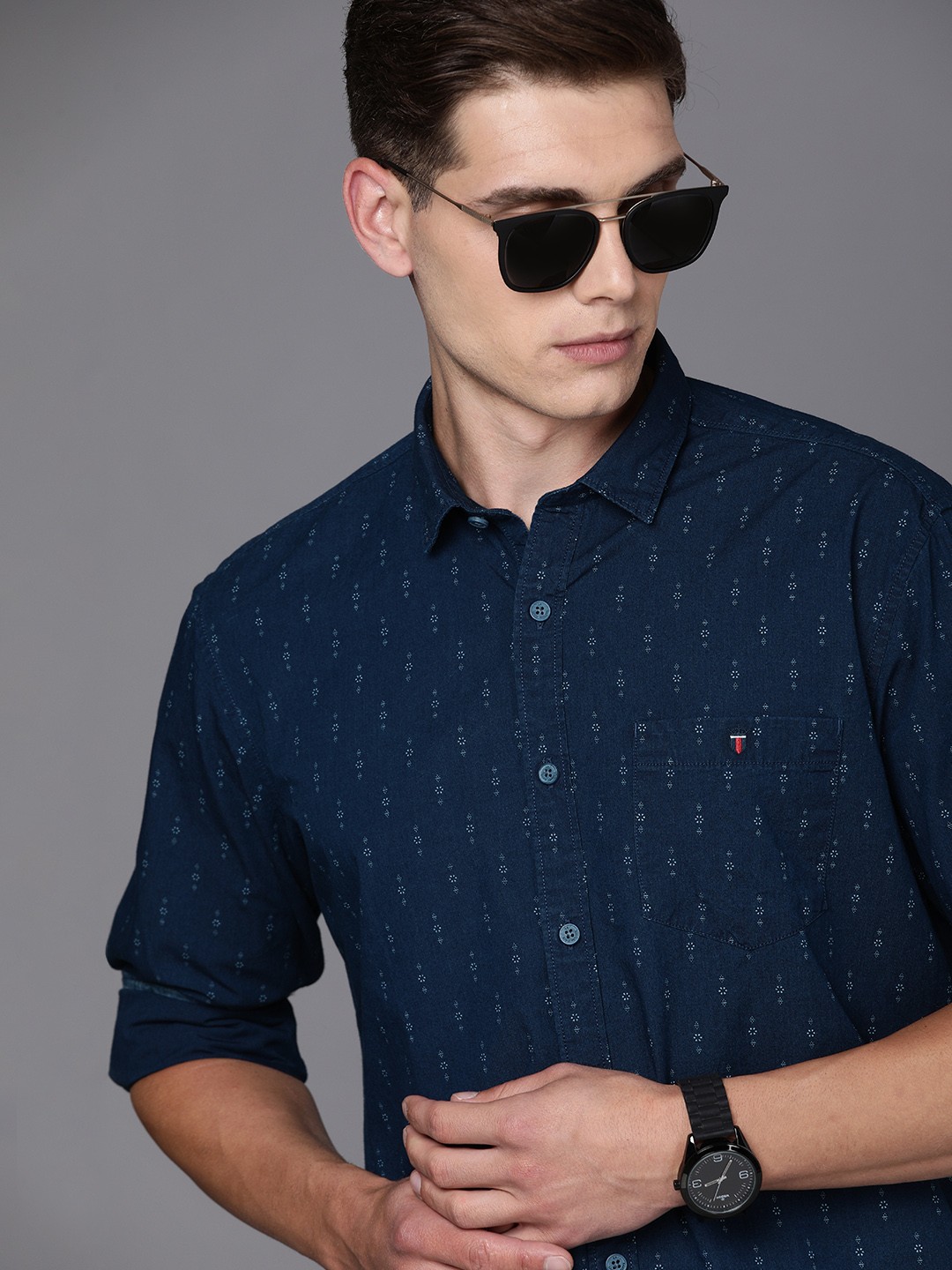 

Louis Philippe Jeans Men Blue & White Slim Fit Printed Pure Cotton Casual Shirt