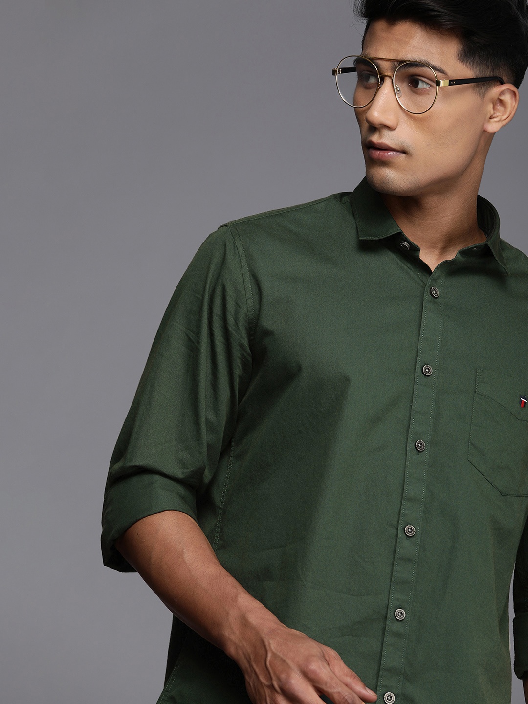 

Louis Philippe Sport Men Olive Green Solid Slim Fit Casual Shirt