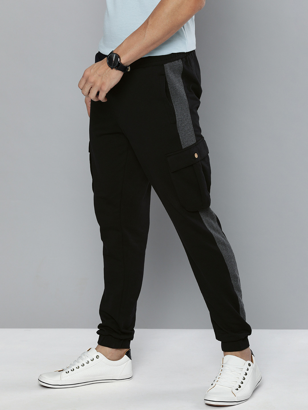 

Mast & Harbour Men Black Solid Joggers