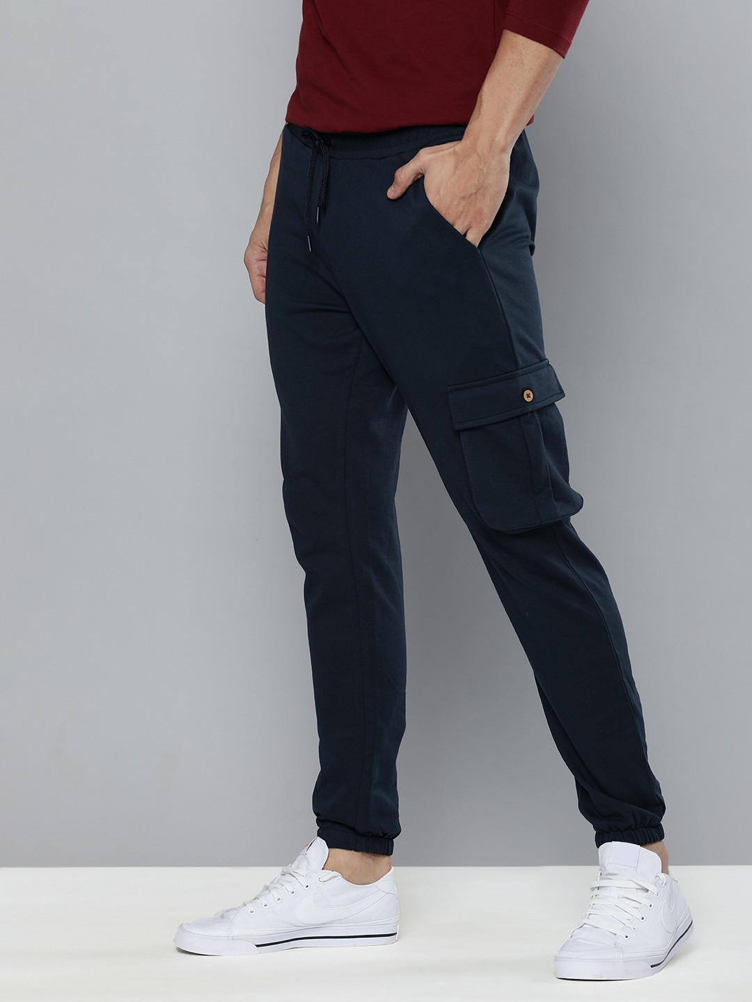 

Mast & Harbour Indigo Solid Mid Rise Casual Joggers, Navy blue