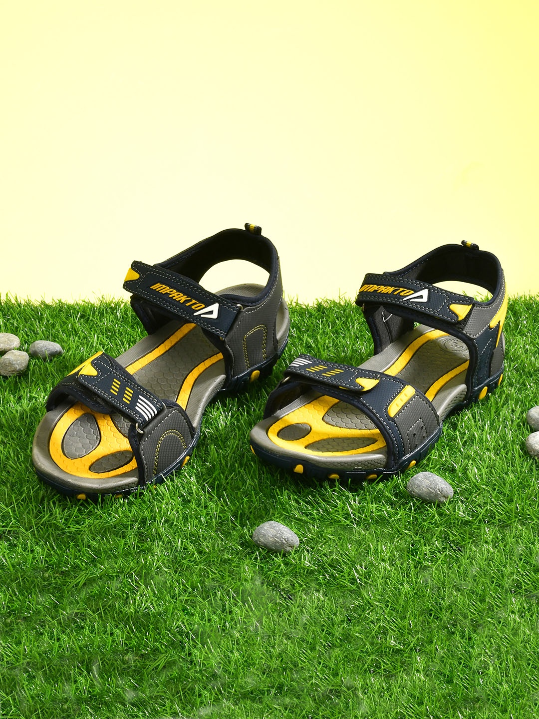 

IMPAKTO Men Yellow & Grey Solid Sports Sandals