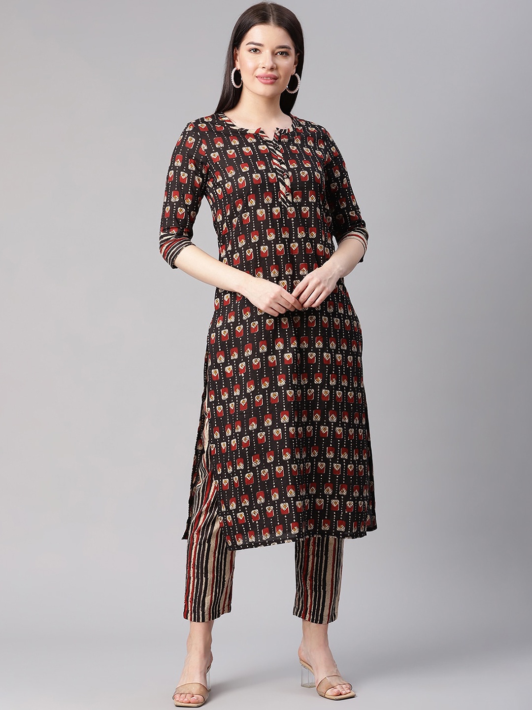 

Sringam Woman Black Printed Pure Cotton Kurta with Trousers
