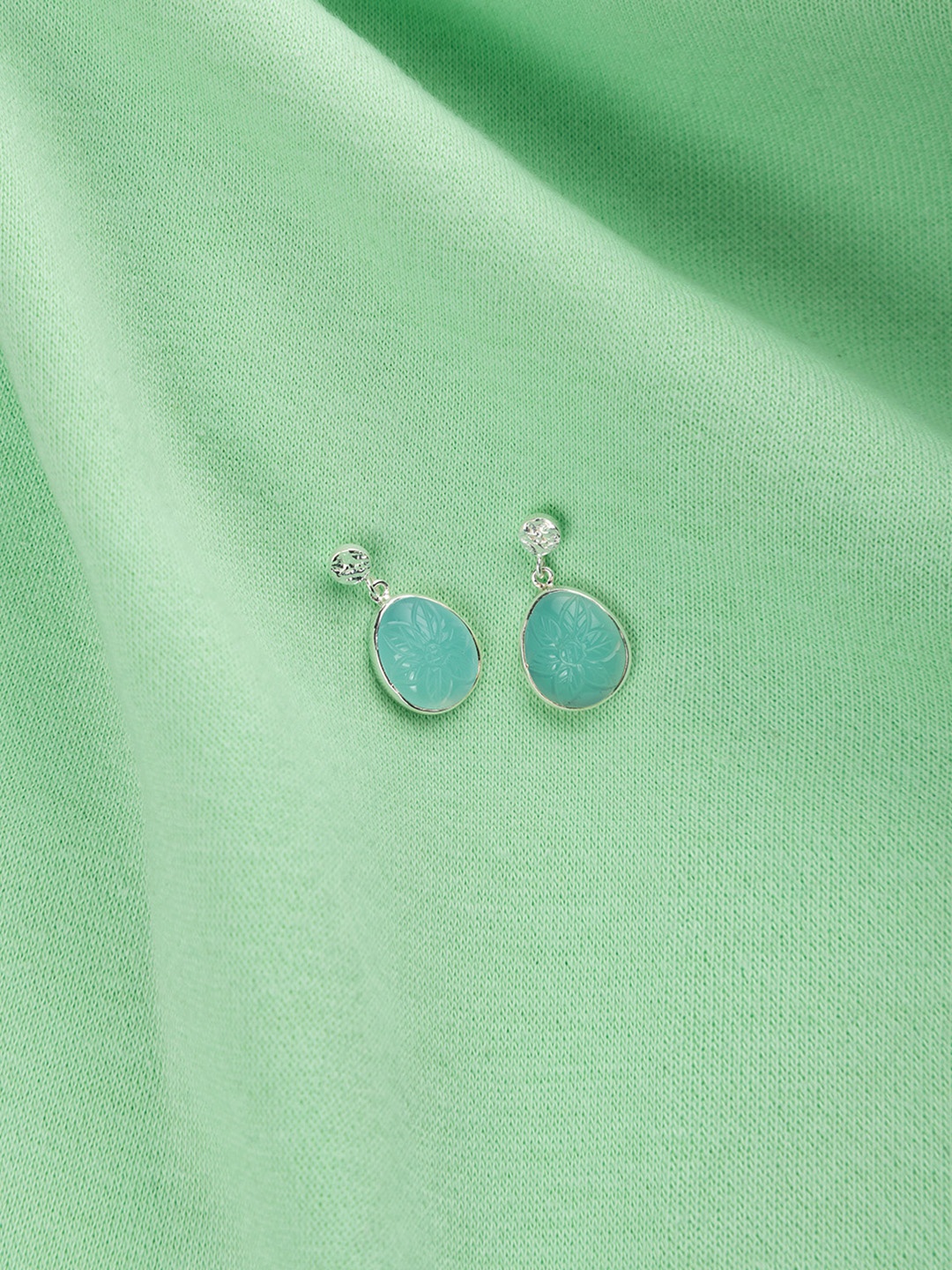 

ExclusiveLane Silver-Toned Teardrop Shaped Studs Earrings