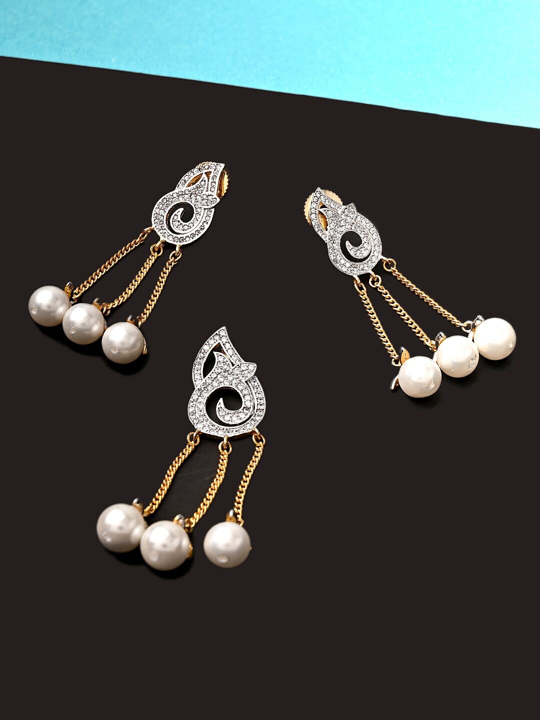 

Voylla Gold-toned Stylish Pearl Drop Pendant Set