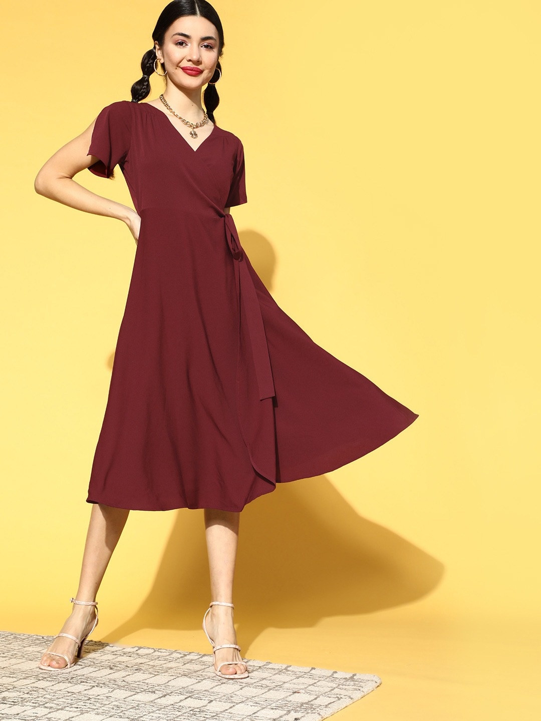 

Berrylush Women Charming Maroon Solid Cinched Waist Dress