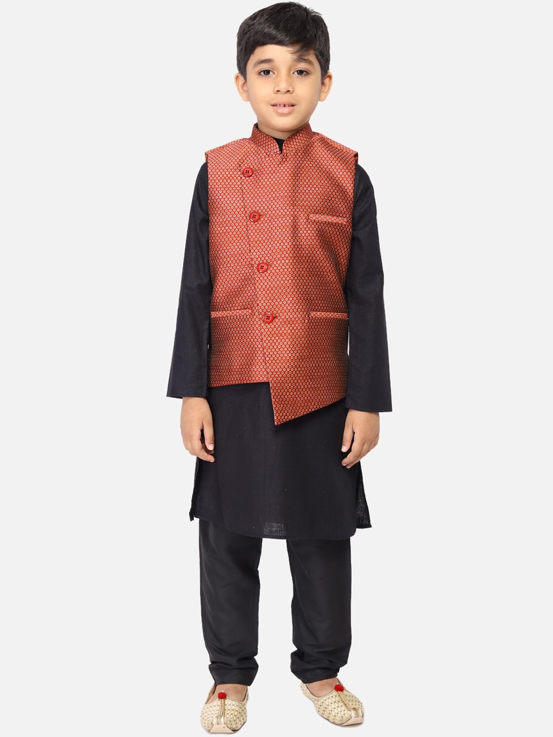 

TABARD Boys Black Solid Pure Cotton Kurta With Pyjamas & Nehru Jacket