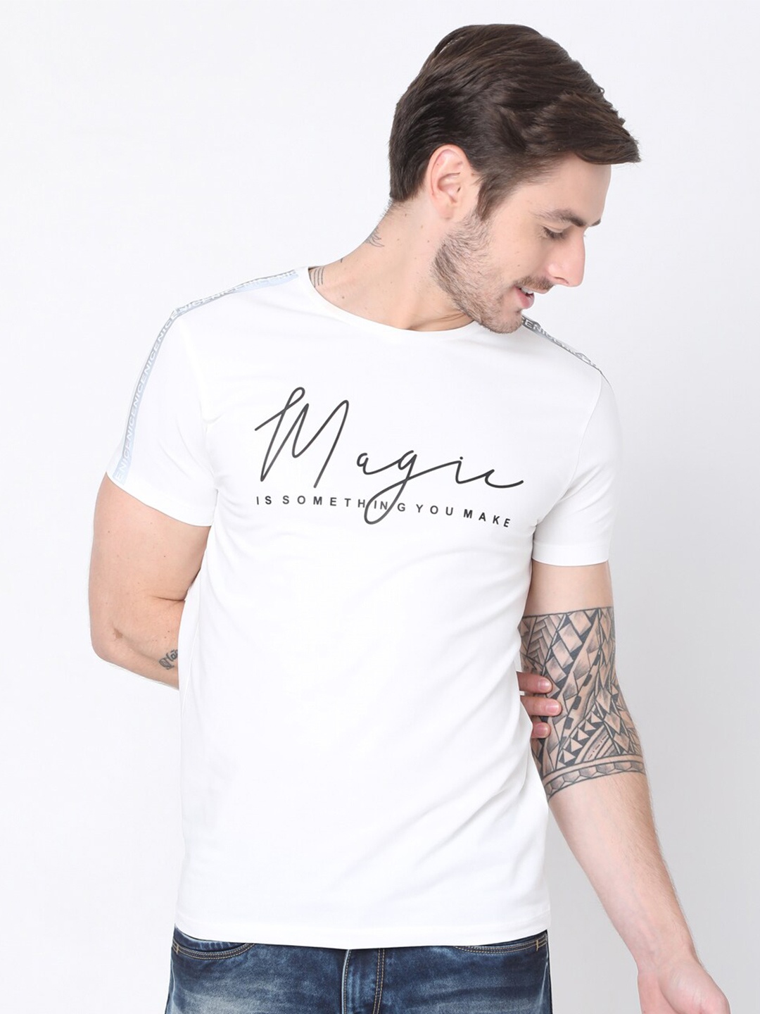 

Rex Straut Jeans Men White Typography Printed V-Neck Slim Fit T-shirt