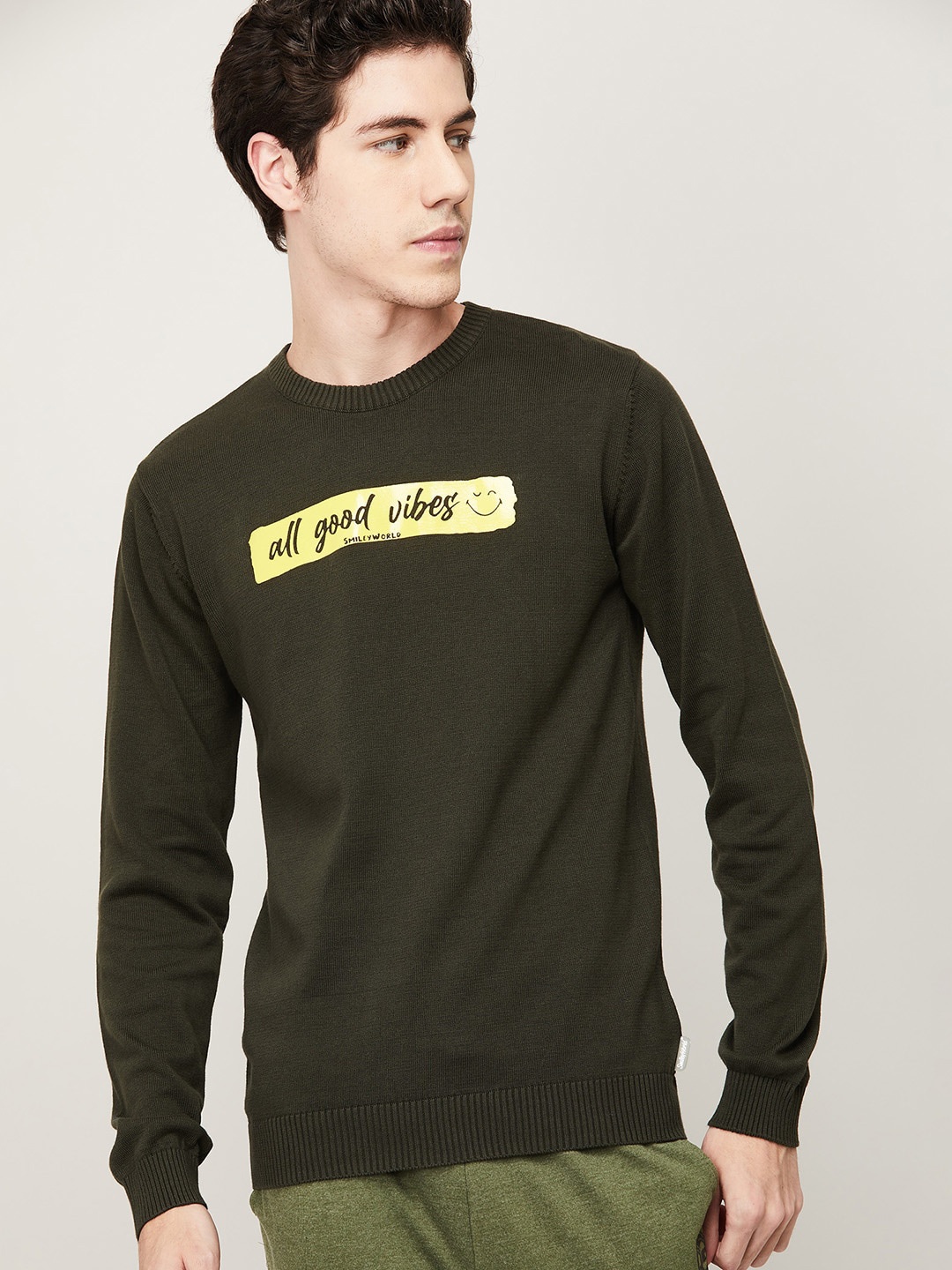 

SmileyWorld Men Olive Green Typography Printed Applique T-shirt