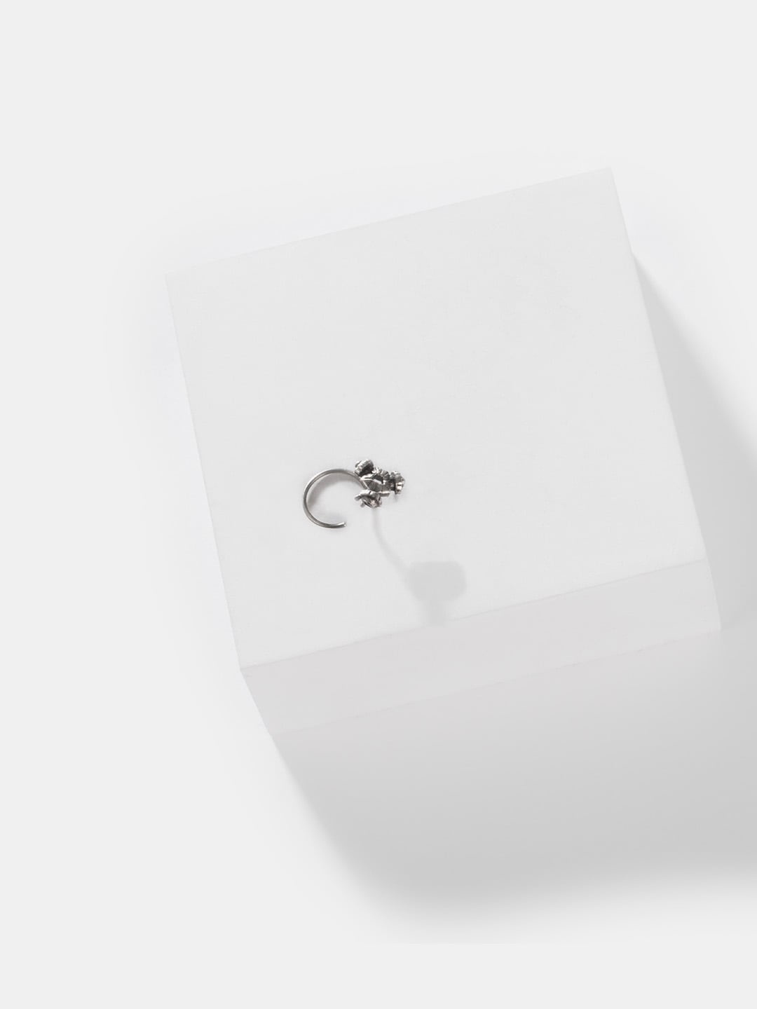 

SHAYA Silver-Toned Maggie Tulliver Oxidized Nose Pin