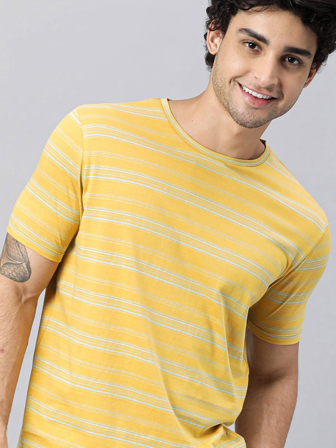 

RARE RABBIT Men Rings-4 Slim Fit Solid Polo Collar T-Shirt, Mustard