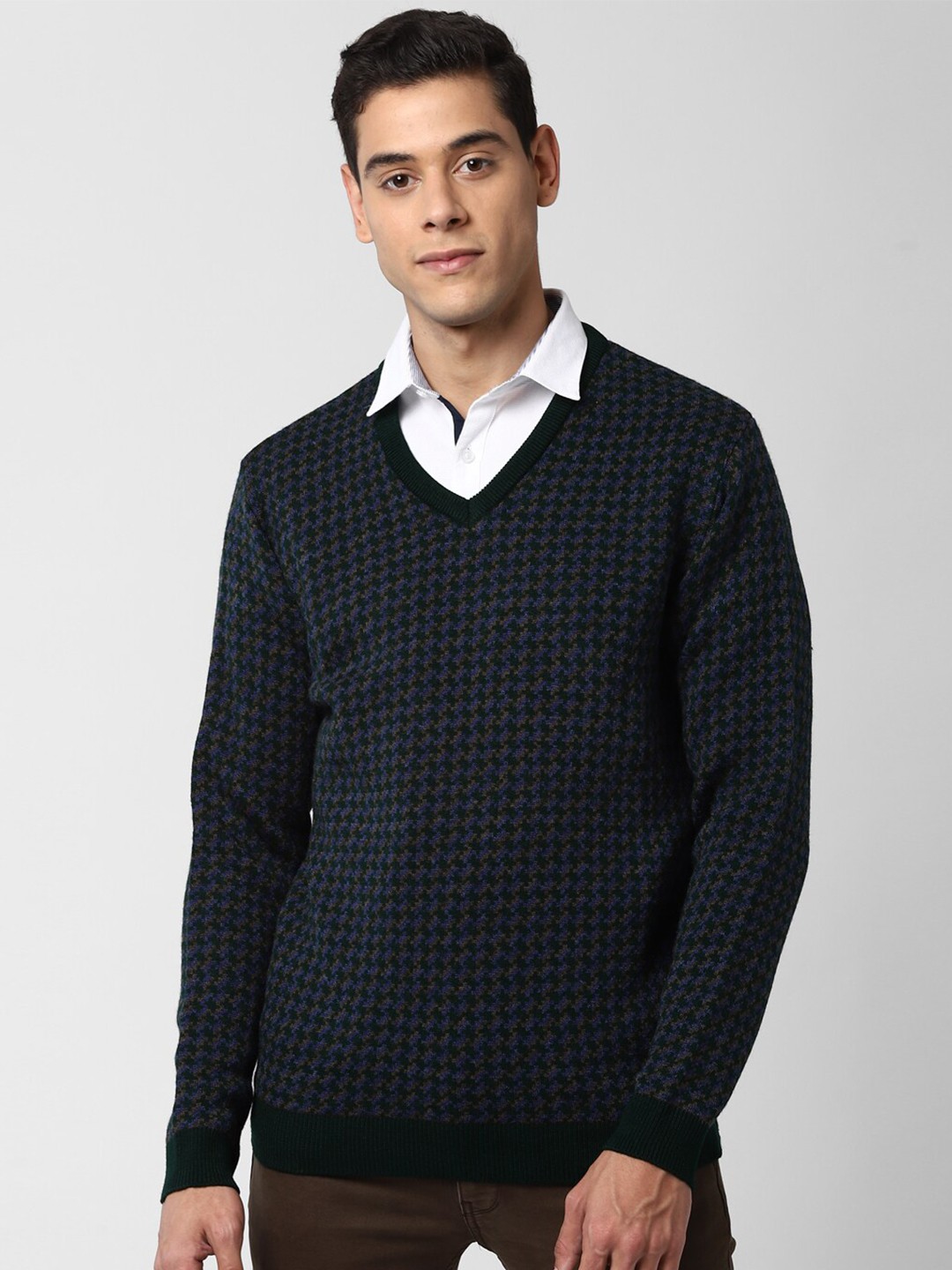 

Peter England Casuals Men Green & Blue Printed Acrylic Pullover