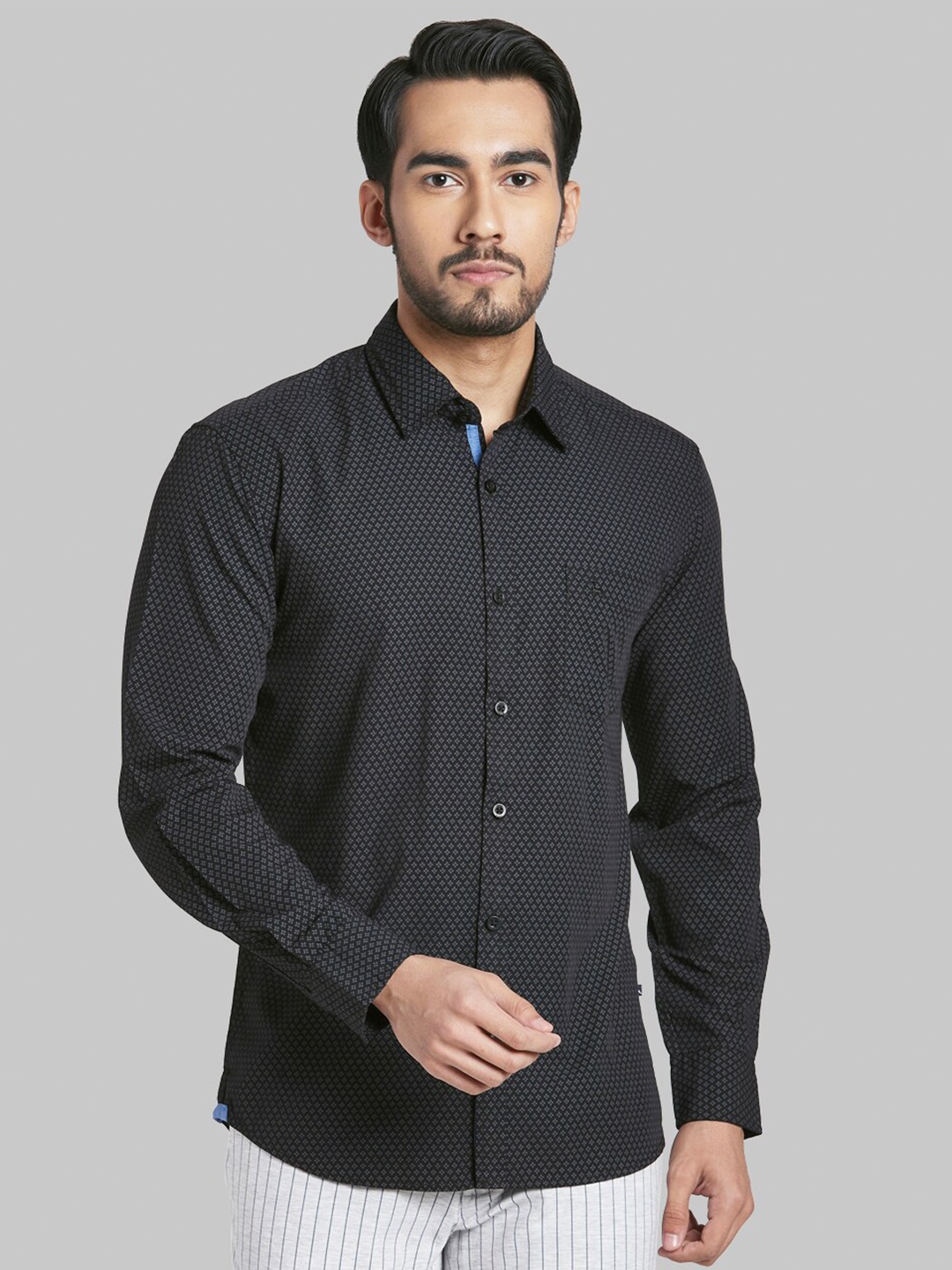 

Parx Men Black Slim Fit Printed Casual Shirt