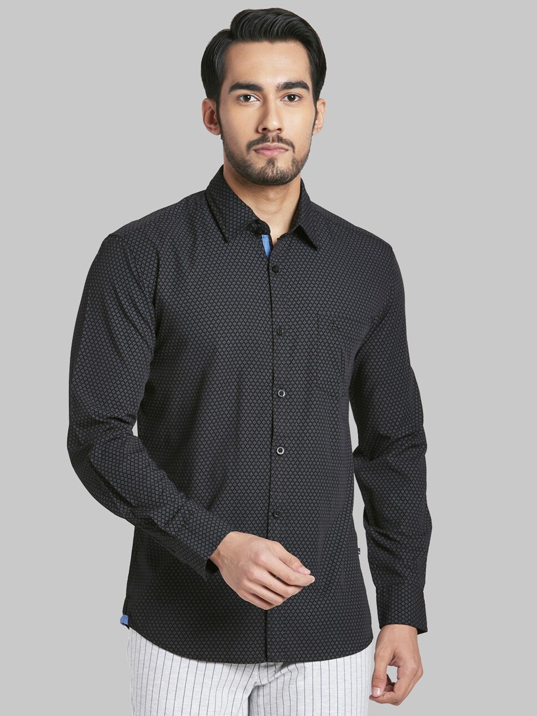 

Parx Men Black Slim Fit Printed Casual Shirt