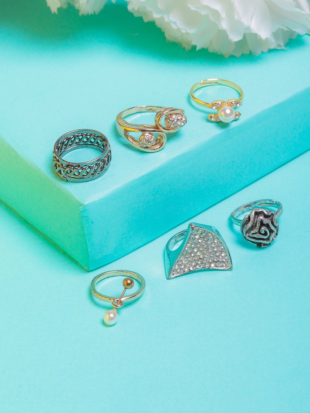 

DIVA WALK Set Of 6 Silver-Plated & Gold-Plated Studded Finger Rings