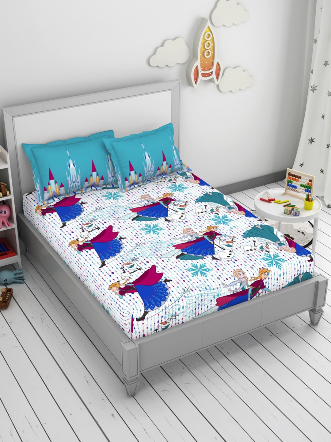

CORE Designed by SPACES Teal & Blue Pure Cotton 144 TC Queen Bedsheet with 2 Pillow Covers