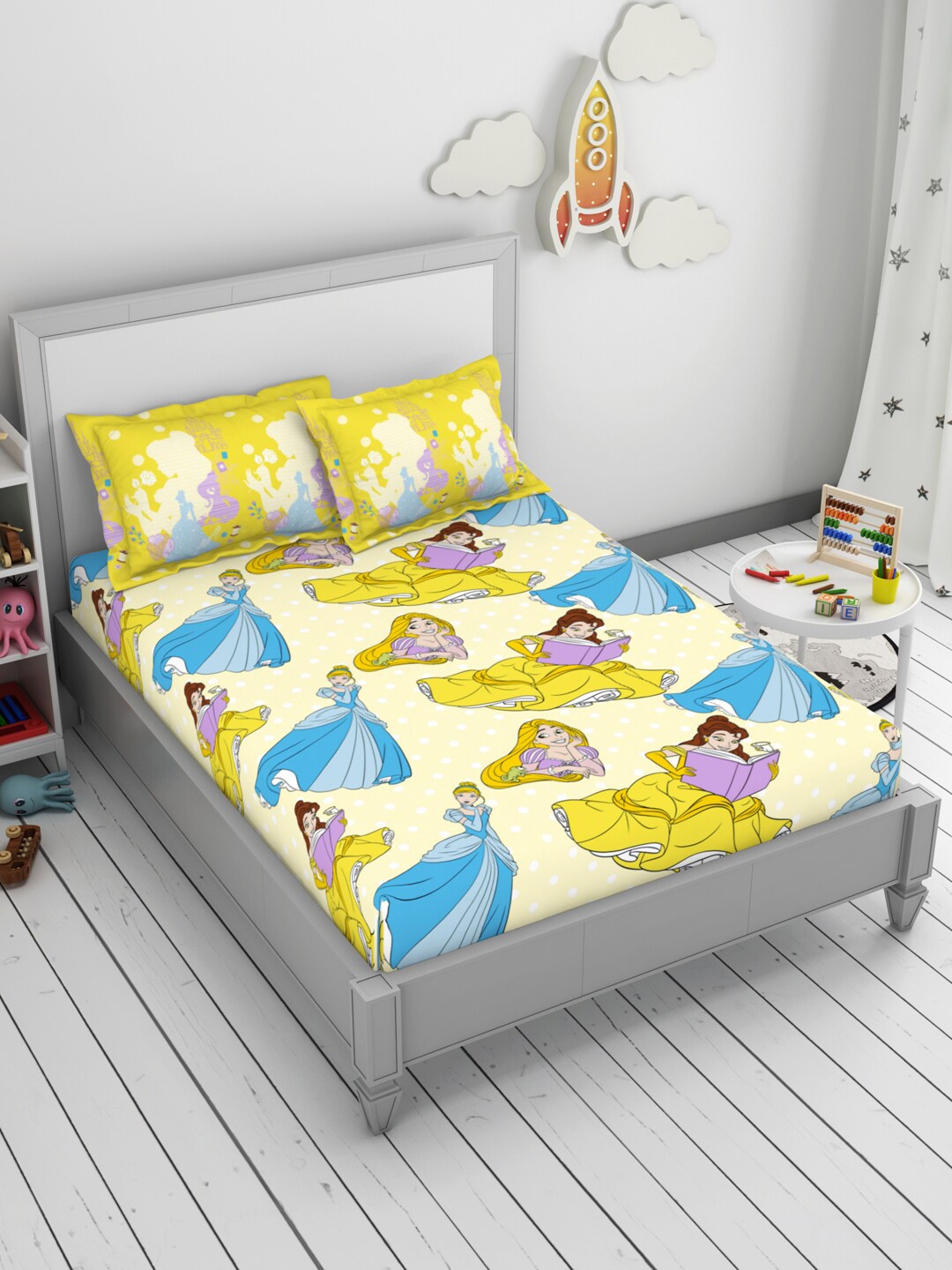 

CORE Designed by SPACES Yellow & Blue Cartoon Characters 144 TC Queen Bedsheet with 2 Pillow Covers