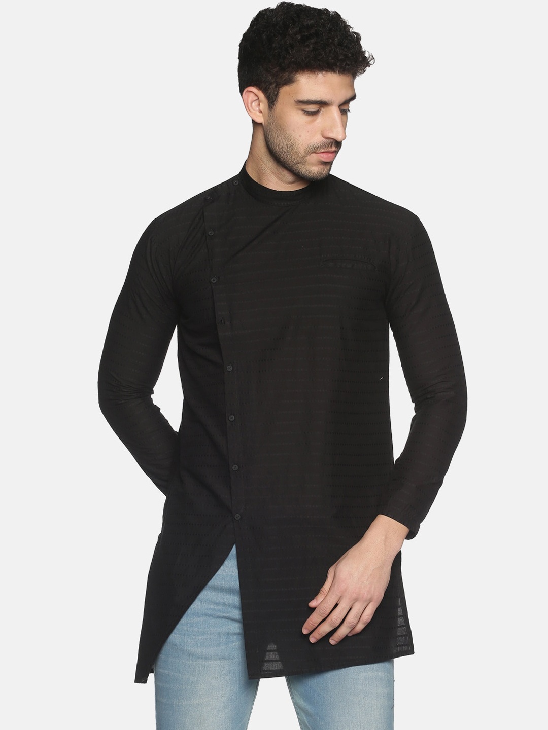 

SHOWOFF Men Black Solid Kurta