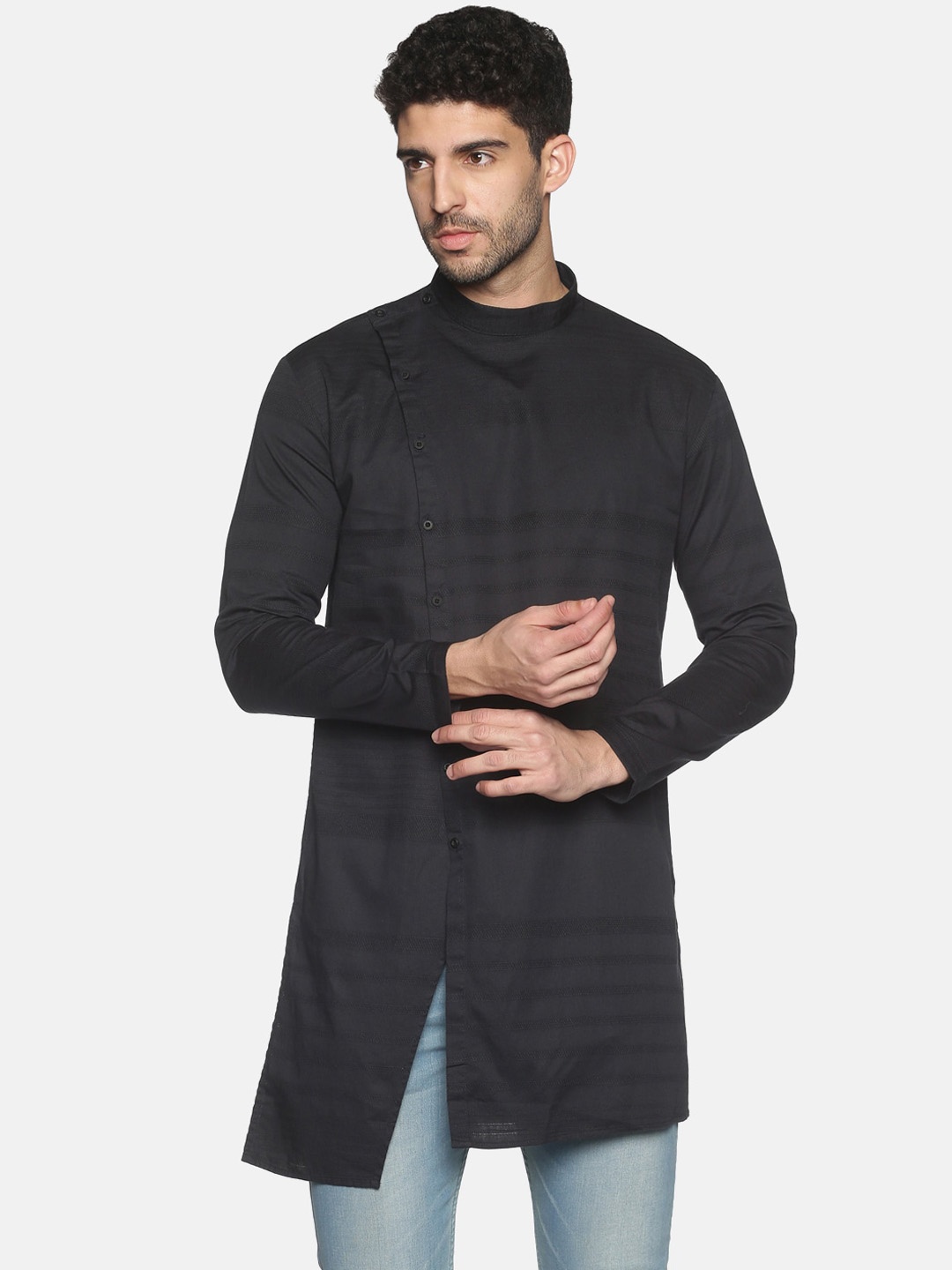 

SHOWOFF Men Navy Blue Striped Kurta