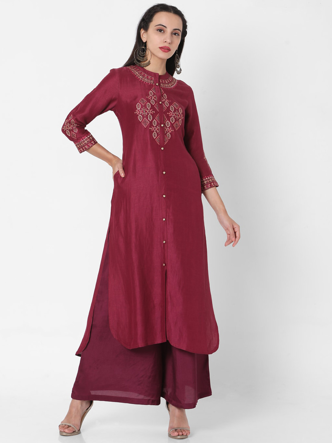 

Ojas Designs Woman Fuchsia Floral Embroidered Chanderi Silk Kurta with Palazzos