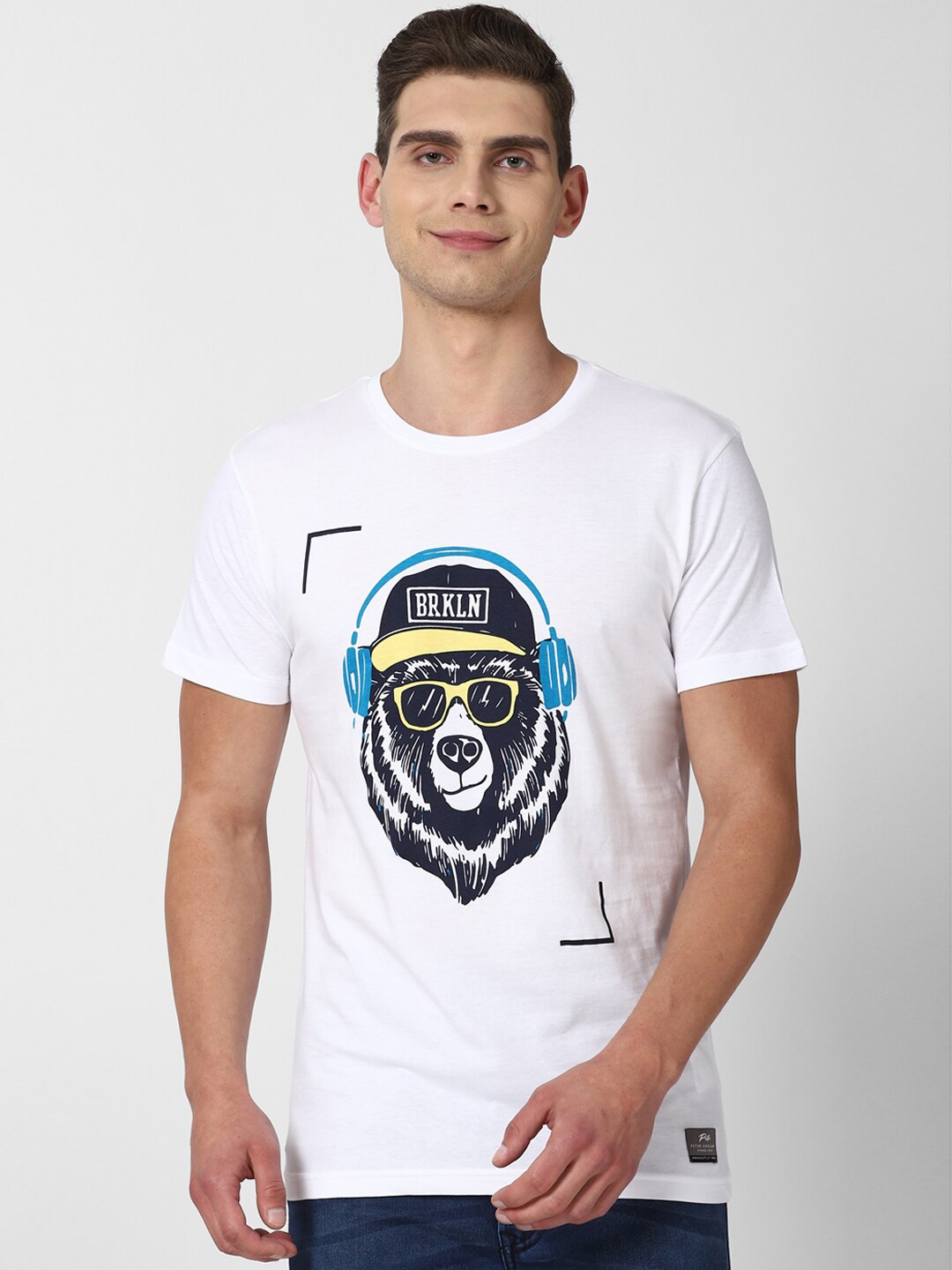 

Peter England Casuals Men White & Black Printed Pure Cotton Slim Fit T-shirt