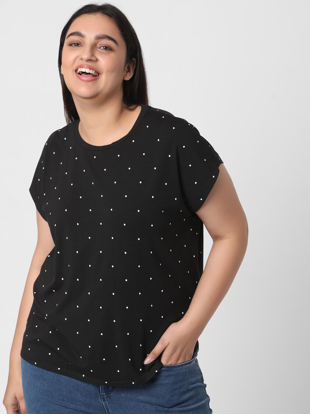 

VERO MODA CURVE Women Black & White Printed Extended Sleeves Plus T-shirt