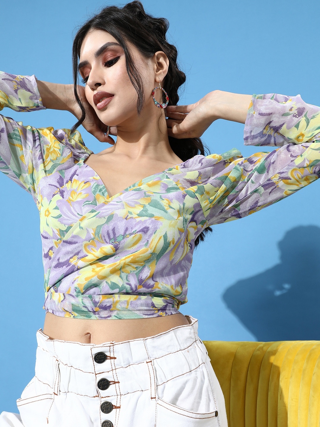 

Berrylush Women Charming Purple Floral Cropped Top