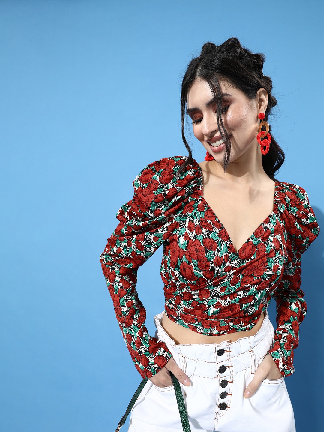 

Berrylush Women Gorgeous Red Floral Cropped Top