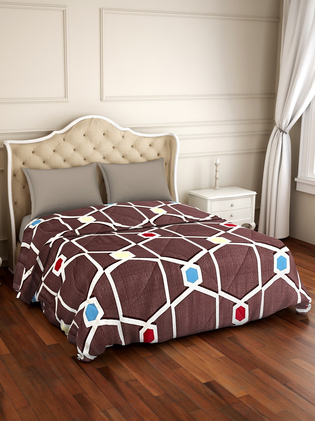 

Welspun Brown & White Geometric Microfiber AC Room 120 GSM Double Bed Quilt