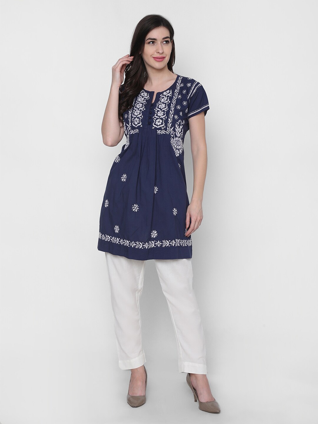 

HOUSE OF KARI Blue & White Embroidered Tunic