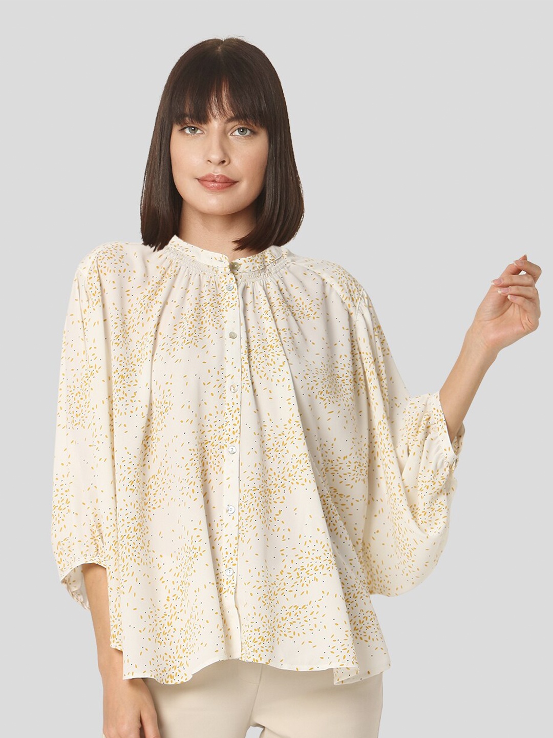 

Vero Moda Women Beige Boxy Printed Casual Shirt