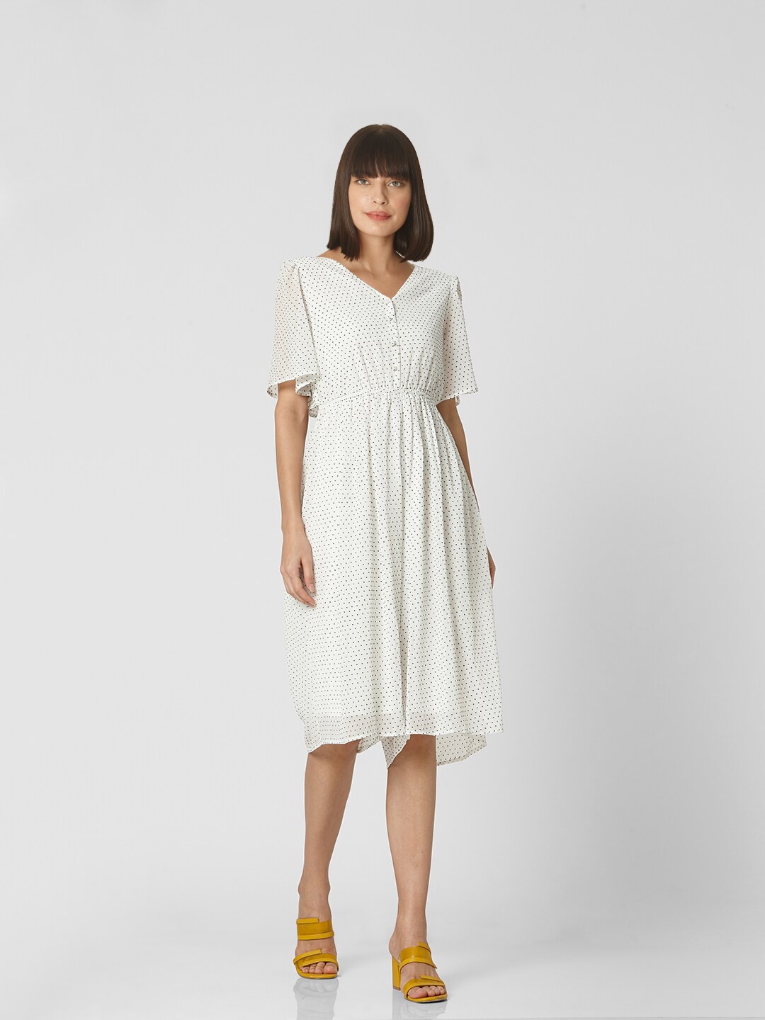 

Vero Moda White & Black Printed Capri Jumpsuit