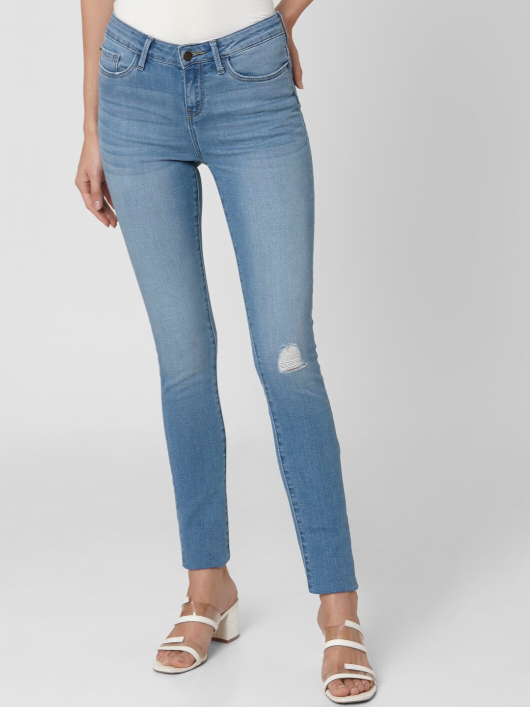 

Vero Moda Women Blue Skinny Fit Mildly Distressed Jeans