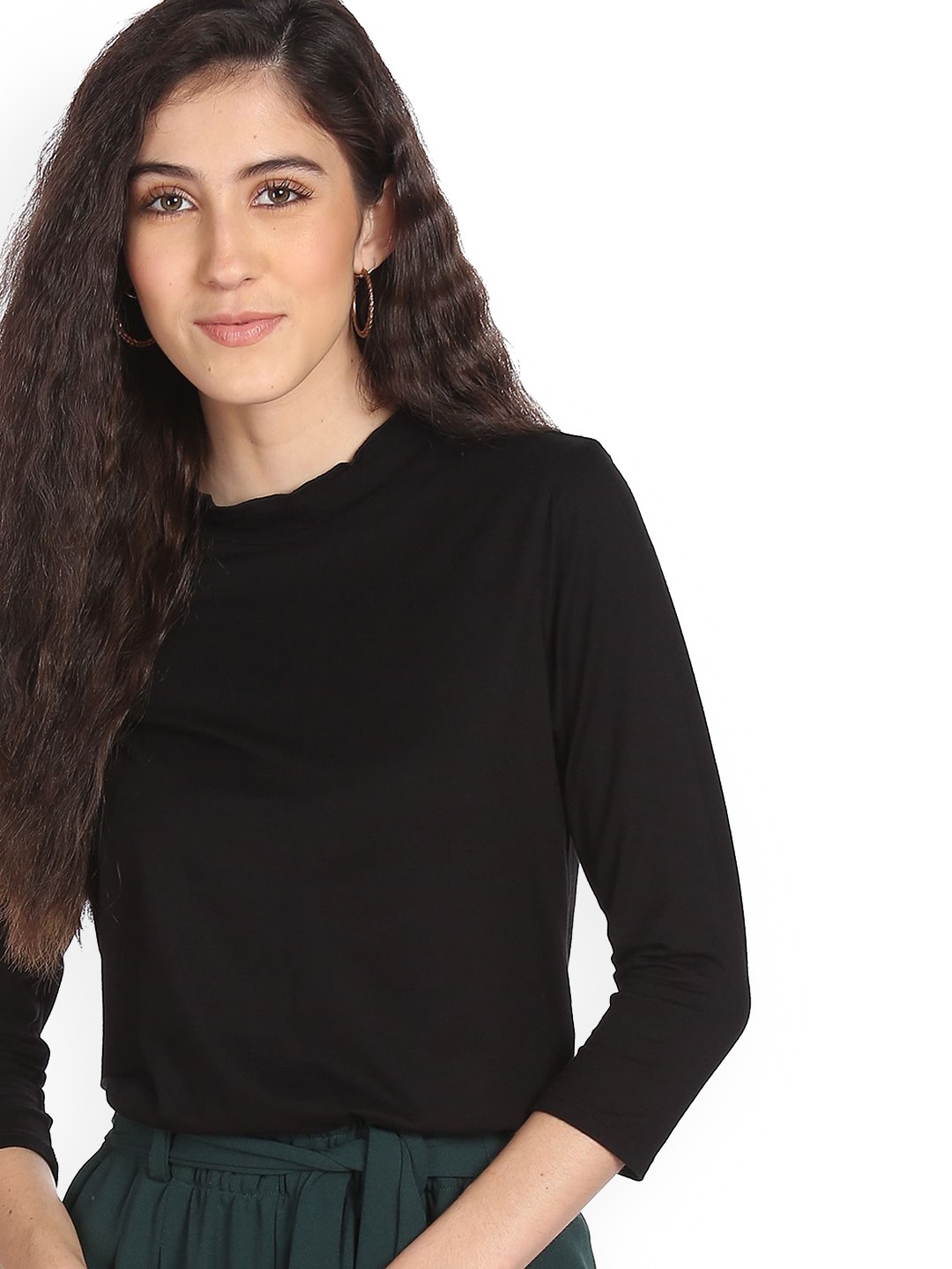 

Sugr Black Solid Knitted Regular Top