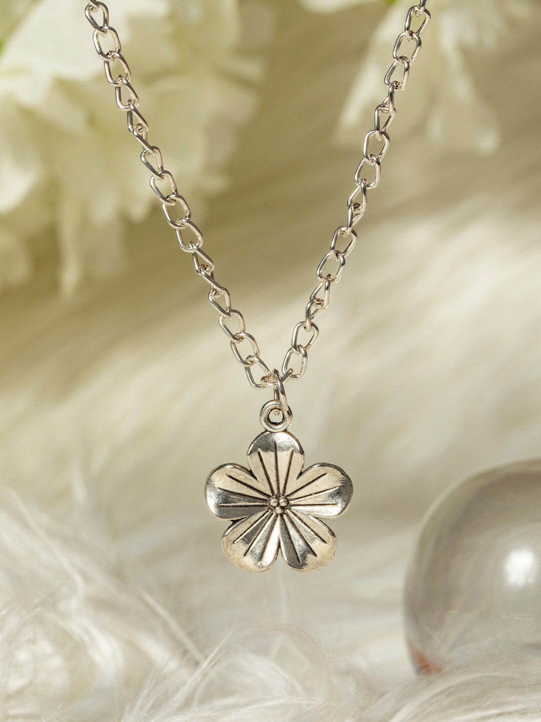 

PRITA BY PRIYAASI Silver-Plated Brass Floral Necklace