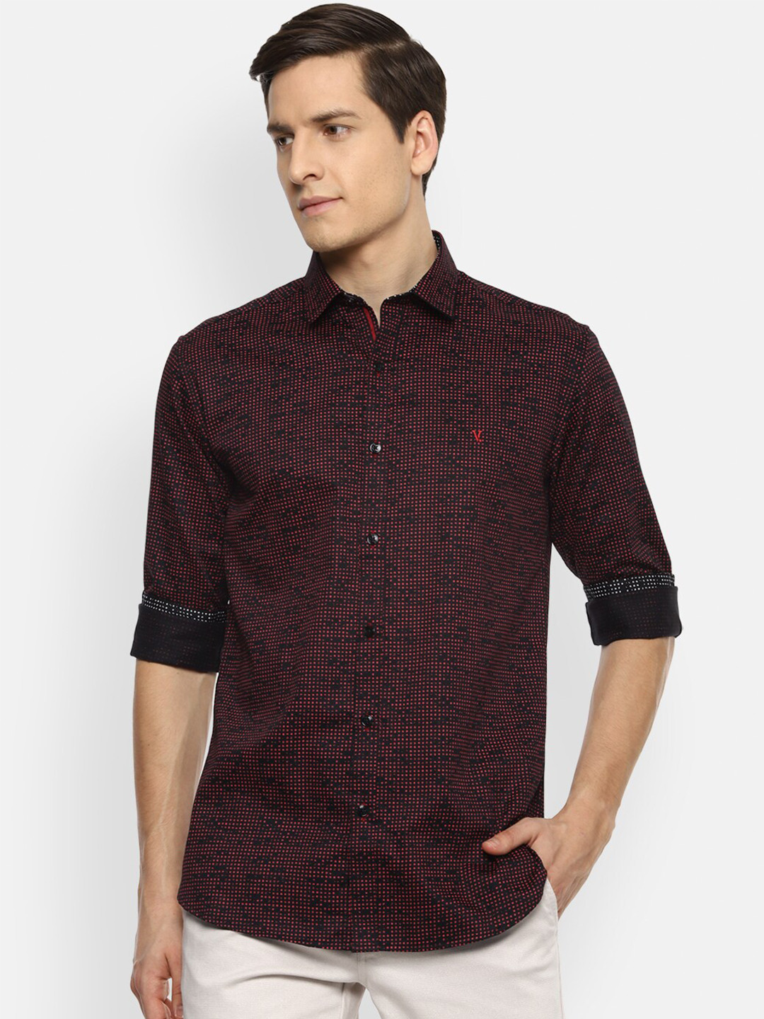 

V Dot Men Maroon Slim Fit Floral Printed Casual Shirt