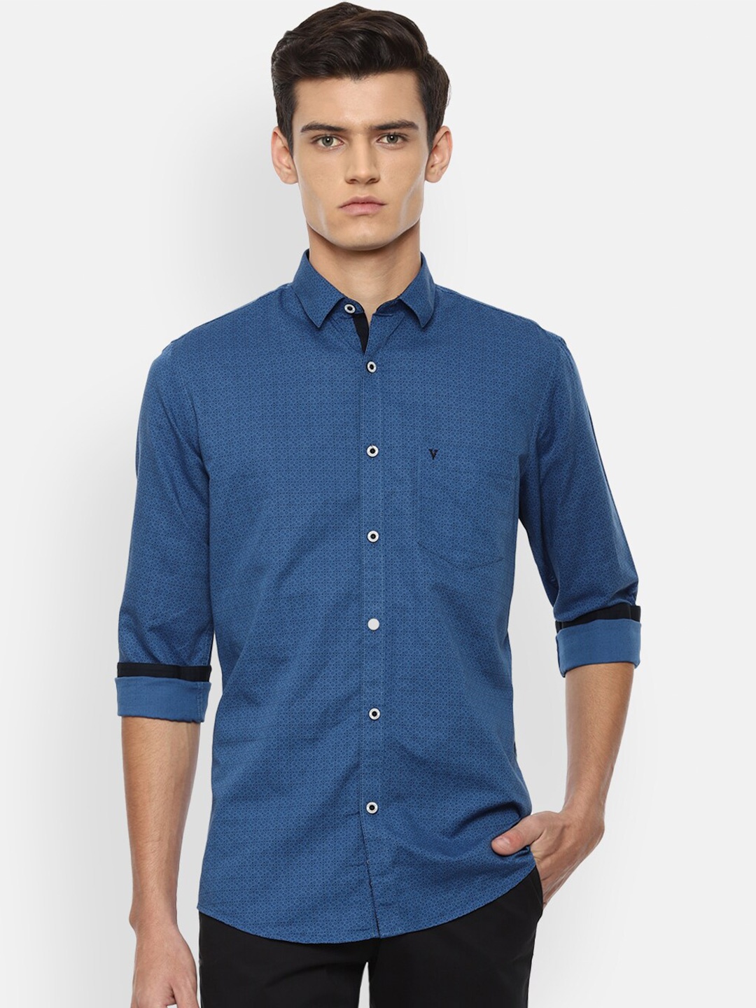 

Van Heusen Sport Men Blue Slim Fit Printed Casual Shirt