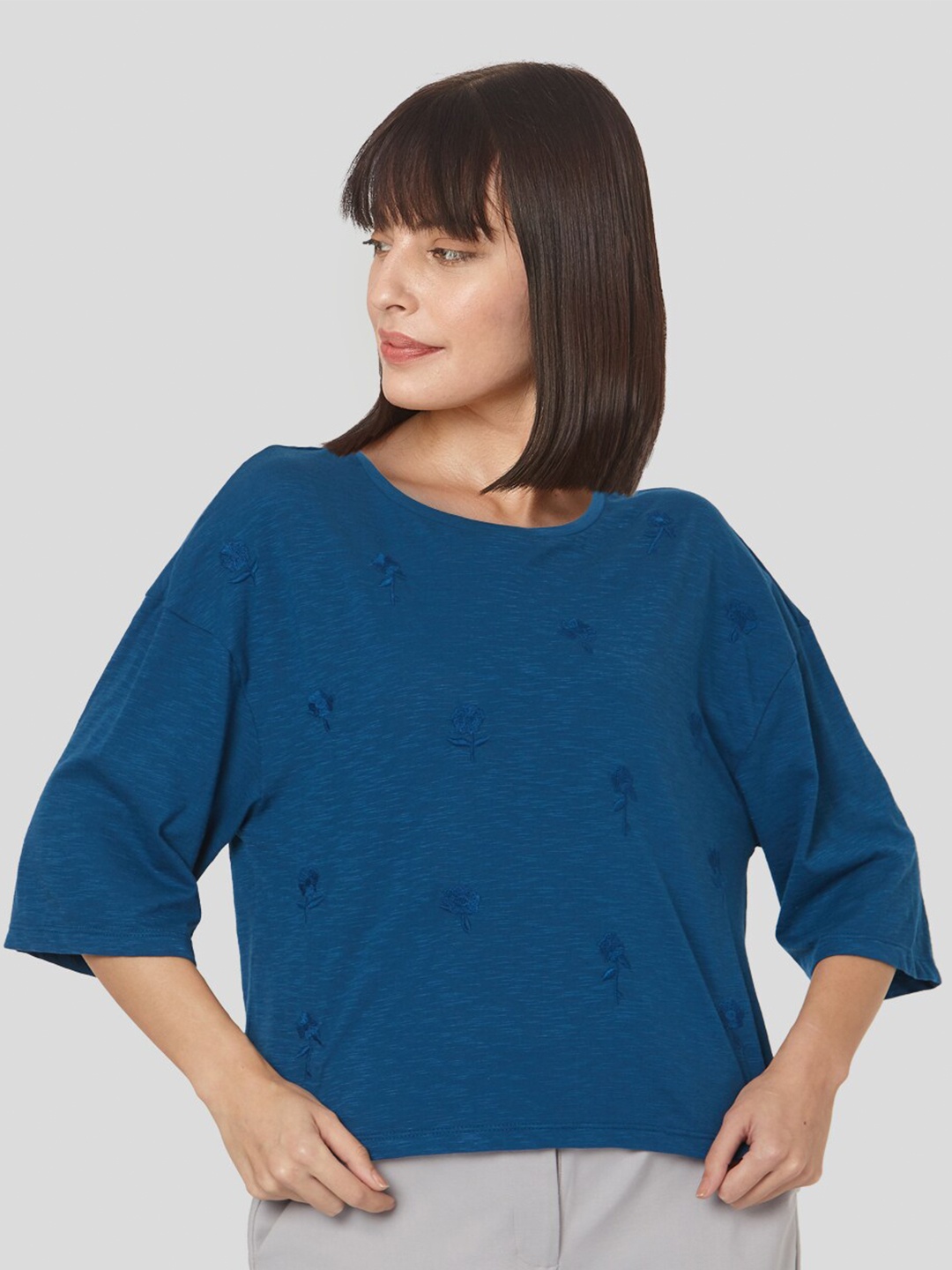 

Vero Moda Blue Embellished Top