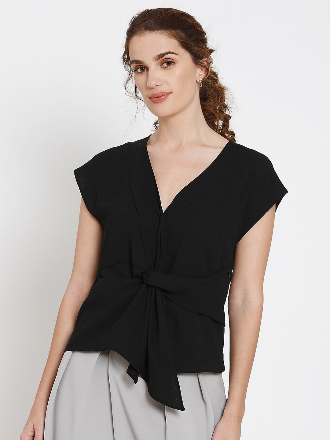 

Vero Moda Black Extended Sleeves Top