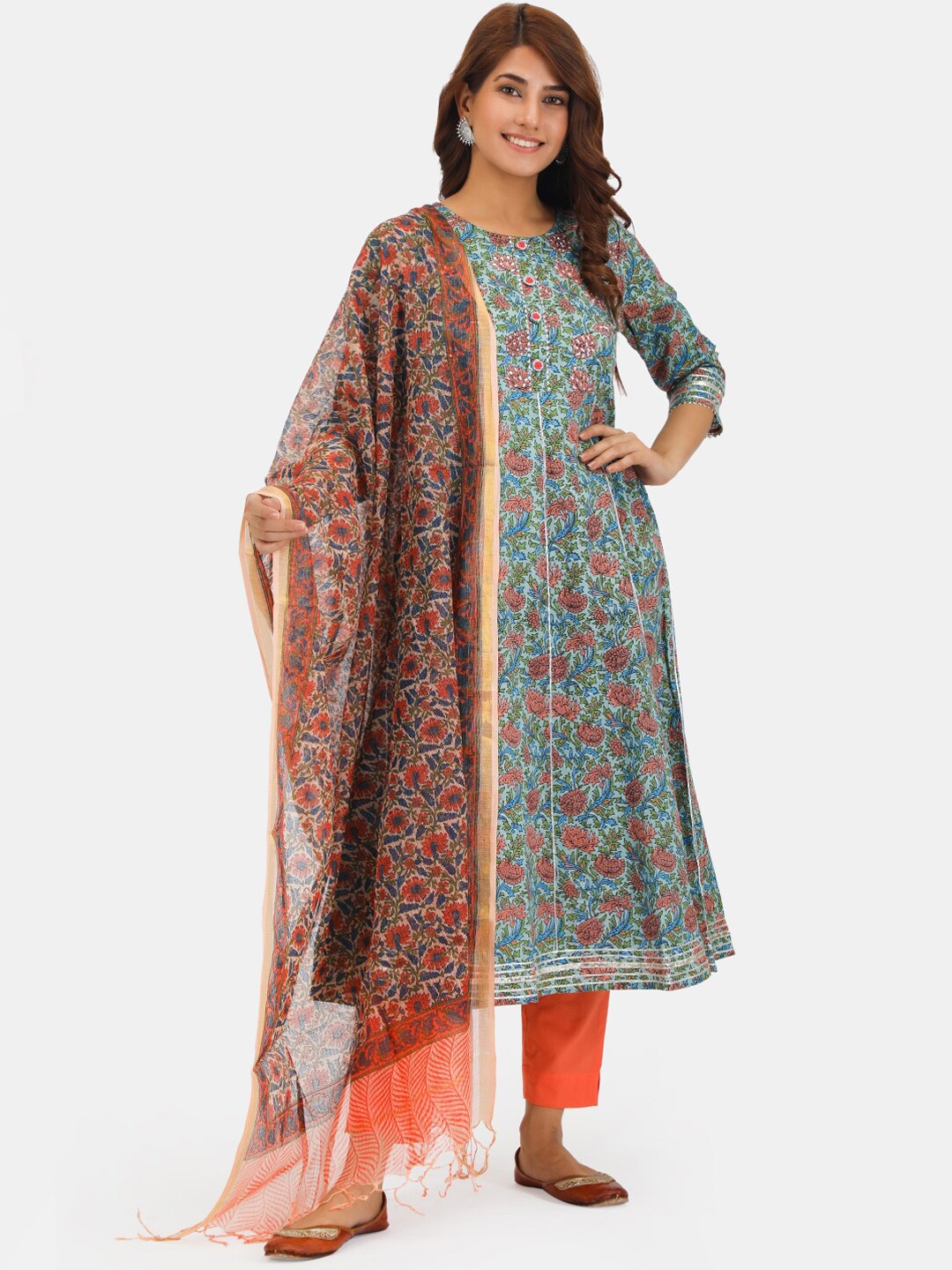 

Do Dhaage Women Green & Orange Floral Printed Pure Cotton Kurta With Trousers & Dupatta