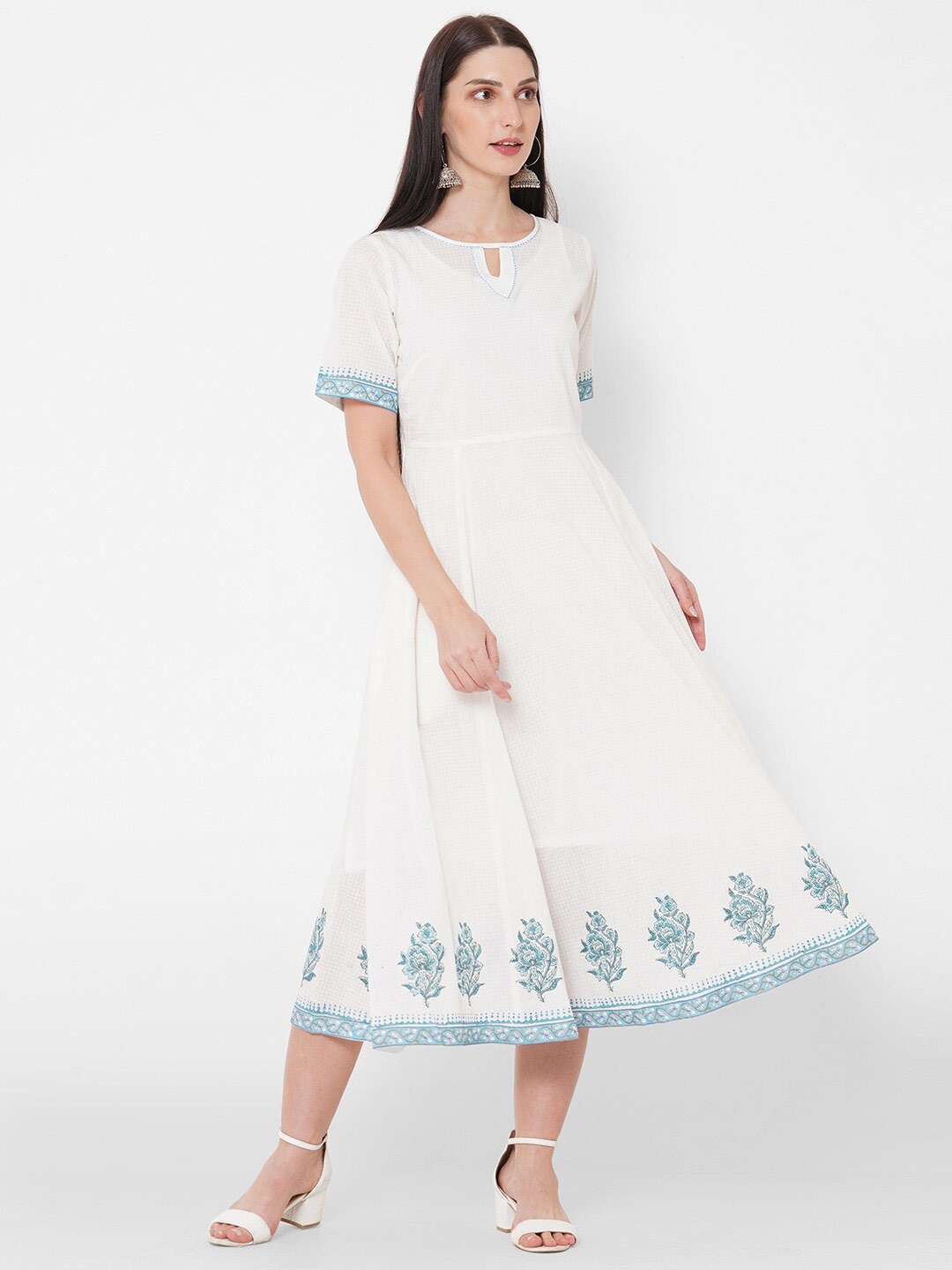 

KAMI KUBI White Keyhole Neck Midi Dress