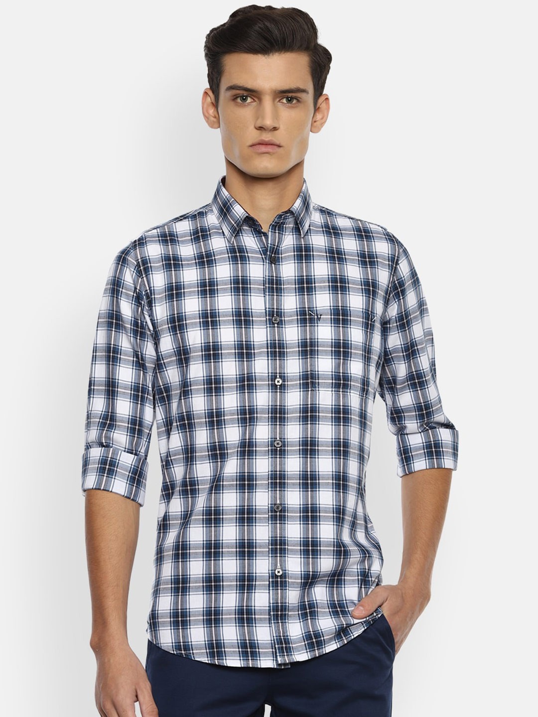 

Van Heusen Sport Men White Slim Fit Checked Casual Shirt