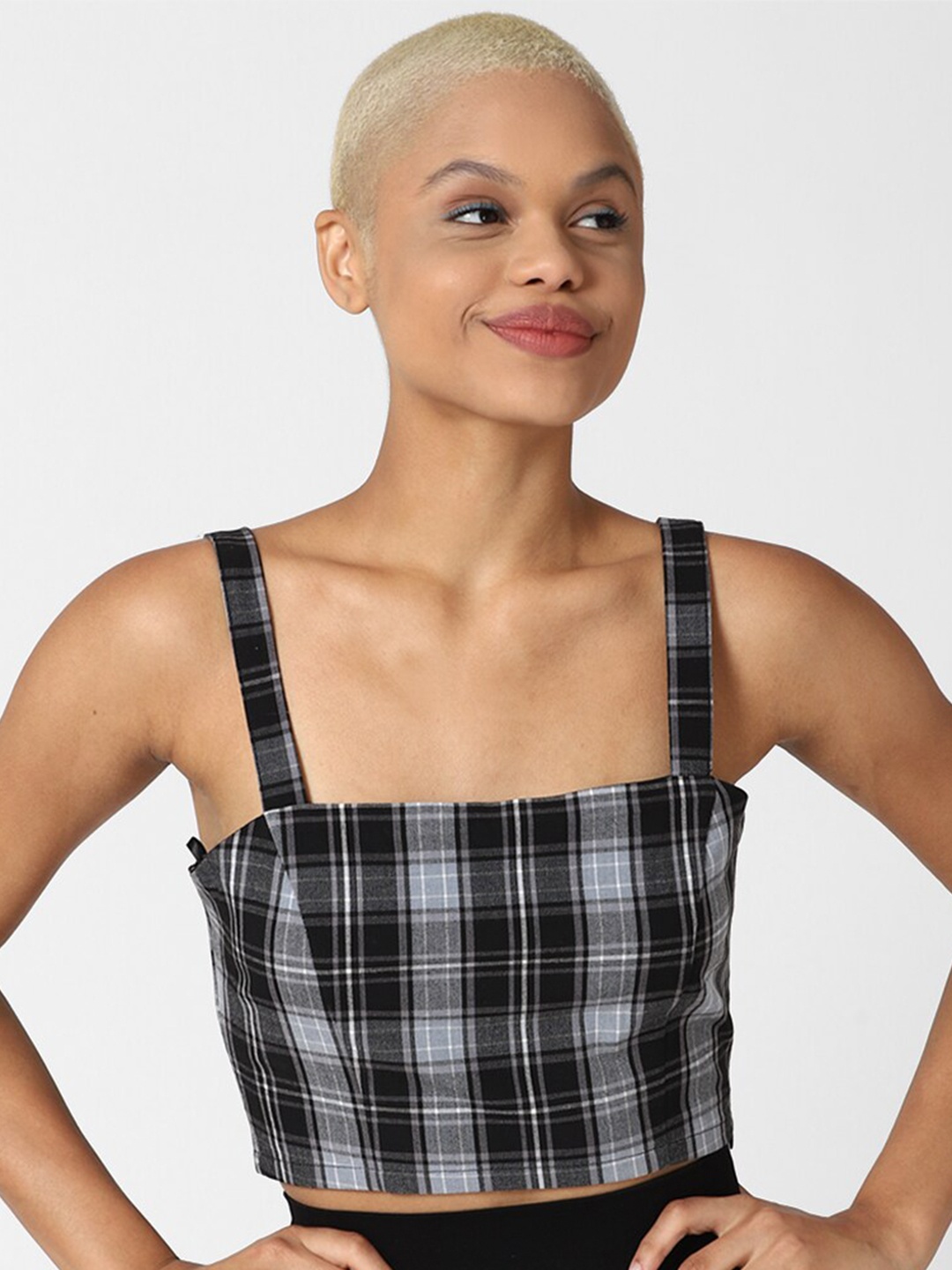 

FOREVER 21 Black Checked Crop Top
