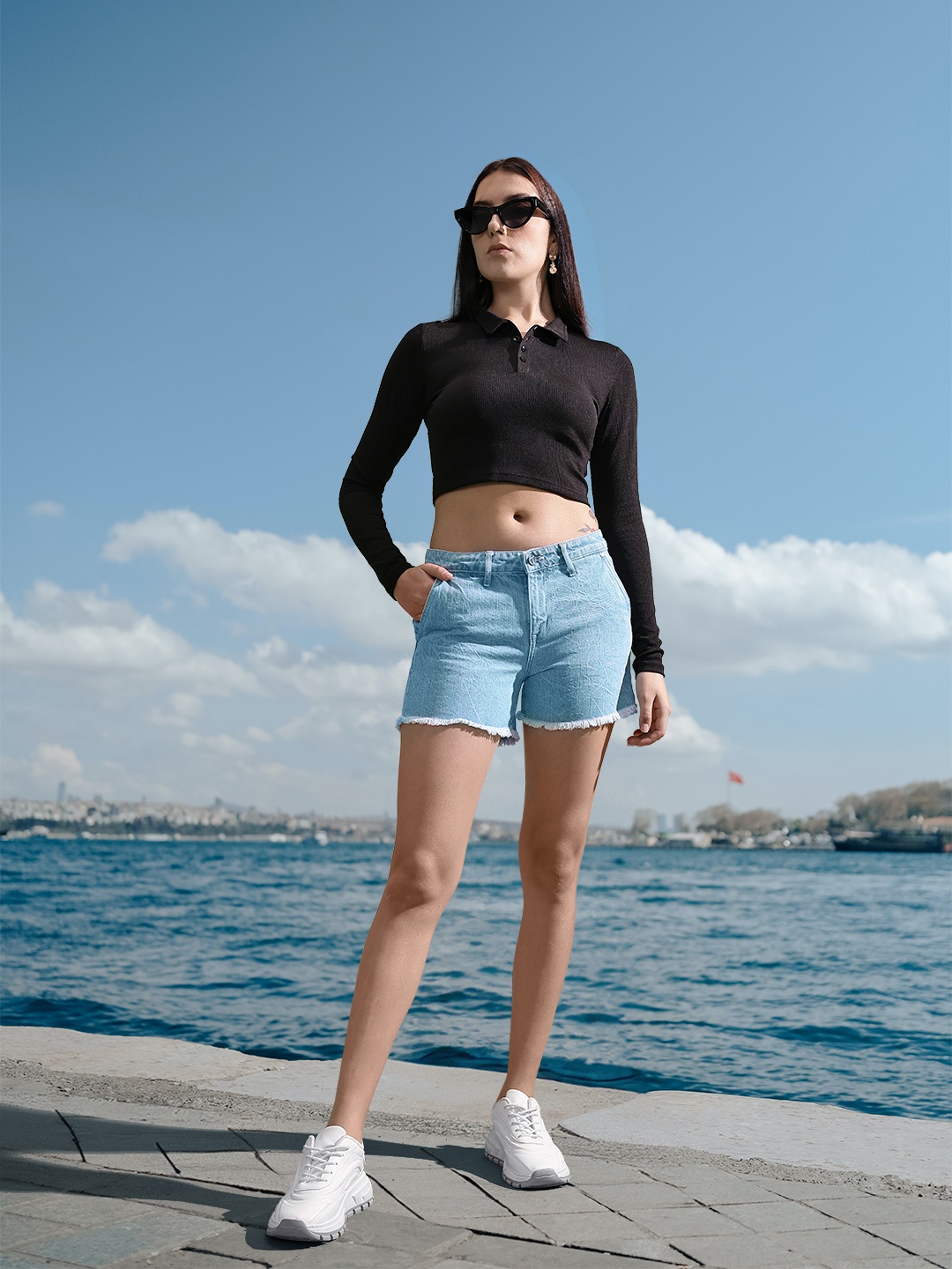 

SPYKAR Women Blue Washed Denim Shorts