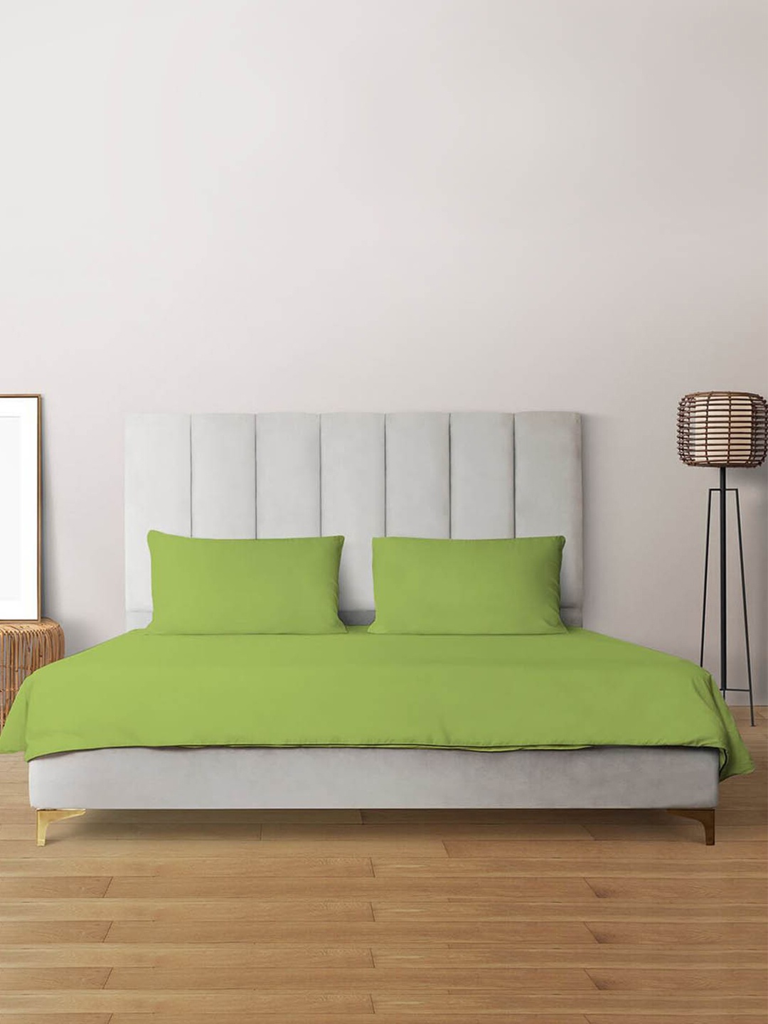

Livpure Smart Green Solid 110 TC 1 King Bedsheet with 2 Pillow Covers