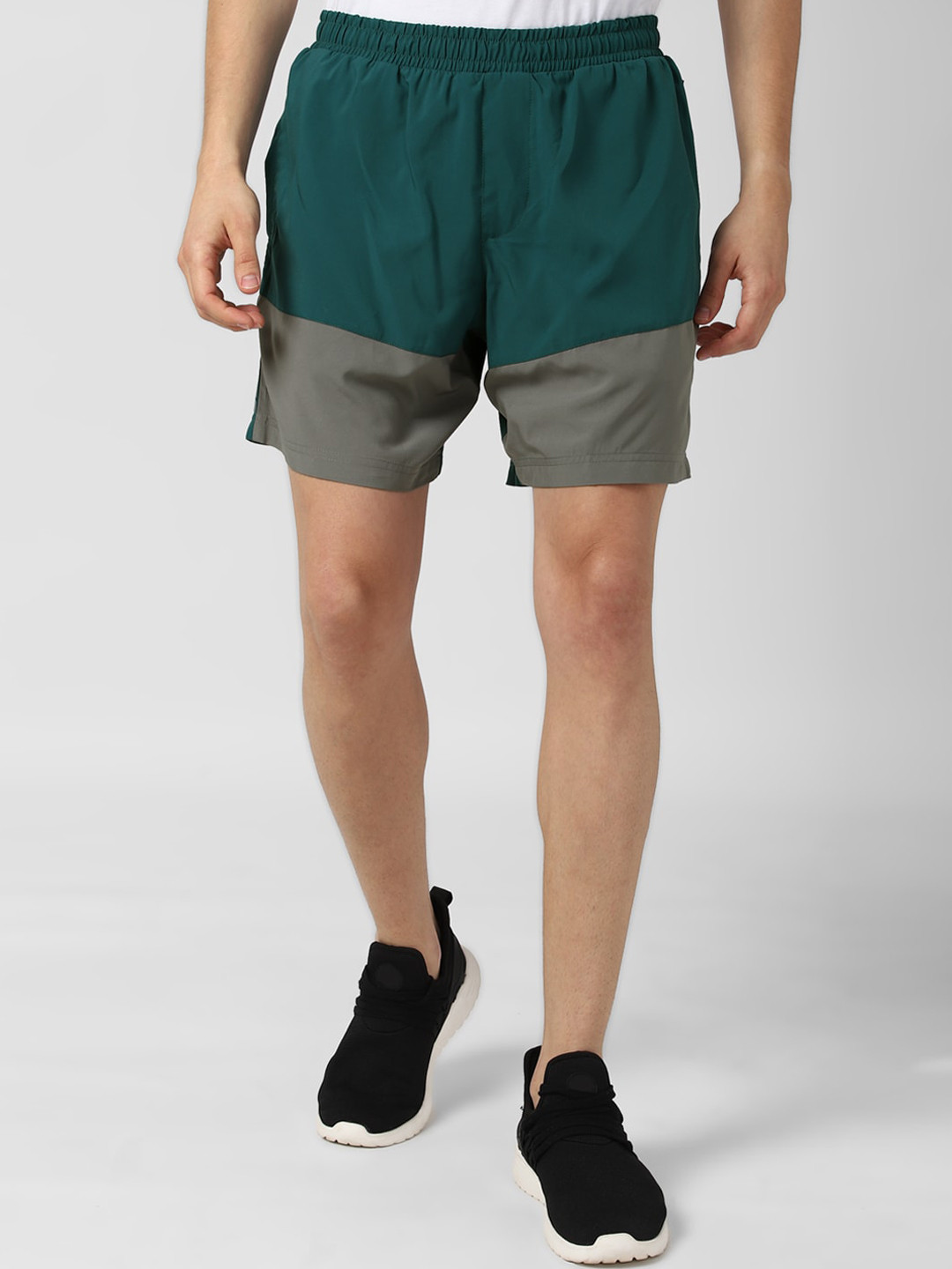 

Peter England Men Green Colourblocked Shorts
